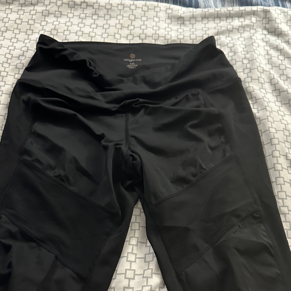 Tangerine Black Activewear Leggings